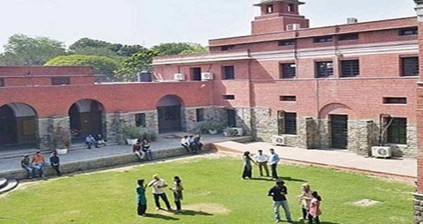 31 जुलाई तक DU में ग्रीष्म अवकाश, एडहॉक शिक्षकों की सर्विस बढ़ी 31 जुलाई तक DU में ग्रीष्म अवकाश, एडहॉक शिक्षकों की सर्विस बढ़ी