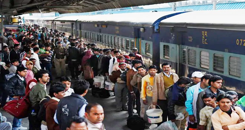 दिवाली 2019: रेलवे और मेट्रो में उमड़ी यात्रियों की भीड़, अप्रत्याशित घटना के लिए विशेष उपाय दिवाली 2019: रेलवे और मेट्रो में उमड़ी यात्रियों की भीड़, अप्रत्याशित घटना के लिए विशेष उपाय