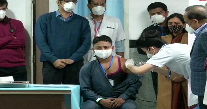 दिल्ली: कोरोना वैक्सीनेशन में प्राइवेट हॉस्पिटल्स ने सरकारी अस्पतालों को छोड़ा पीछे दिल्ली: कोरोना वैक्सीनेशन में प्राइवेट हॉस्पिटल्स ने सरकारी अस्पतालों को छोड़ा पीछे