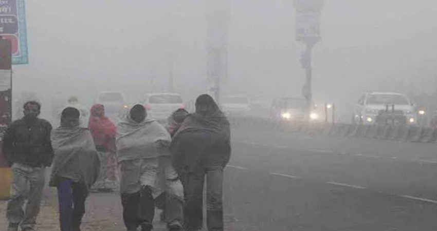 उत्तर भारत में शीतलहर का कहर जारी, श्रीनगर हवाईअड्डे पर विमानों की आवाजाही बंद उत्तर भारत में शीतलहर का कहर जारी, श्रीनगर हवाईअड्डे पर विमानों की आवाजाही बंद