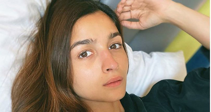 काम के बोझ की वजह से Alia की बिगड़ी तबियत, करना पड़ा अस्पताल में भर्ती काम के बोझ की वजह से Alia की बिगड़ी तबियत, करना पड़ा अस्पताल में भर्ती