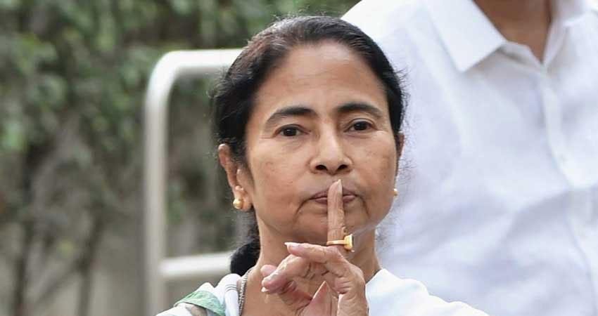 बंगाल में ''जयश्री राम'' पर बढ़ी तकरार, अपर्णा सेन ने ममता को दी संयम बरतने की सलाह बंगाल में ''जयश्री राम'' पर बढ़ी तकरार, अपर्णा सेन ने ममता को दी संयम बरतने की सलाह