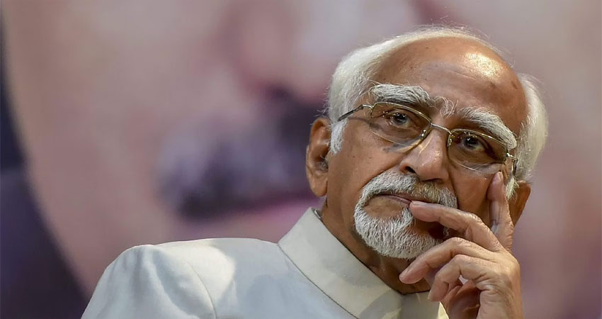 हामिद अंसारी का विवादित बयान, कहा- धर्म के आधार पर अलग करने की बढ़ी प्रवृत्ति हामिद अंसारी का विवादित बयान, कहा- धर्म के आधार पर अलग करने की बढ़ी प्रवृत्ति