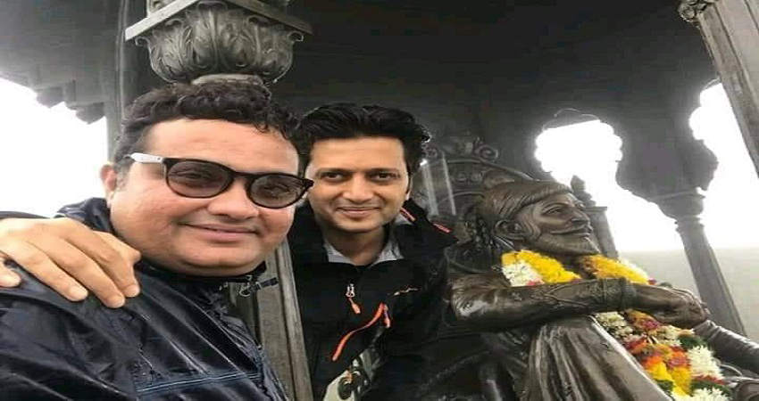रितेश देशमुख को छत्रपति शिवाजी के साथ तस्वीर लेना पड़ा भारी, सोशल मीडिया पर मांगी माफी रितेश देशमुख को छत्रपति शिवाजी के साथ तस्वीर लेना पड़ा भारी, सोशल मीडिया पर मांगी माफी