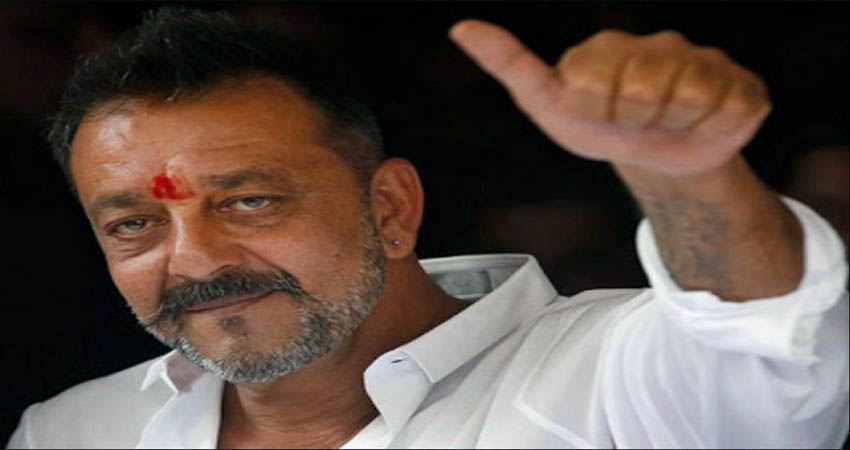 कोरोना वैक्सीन लगवाने के बाद Sanjay Dutt ने फैंस को दी चेतावनी कोरोना वैक्सीन लगवाने के बाद Sanjay Dutt ने फैंस को दी चेतावनी