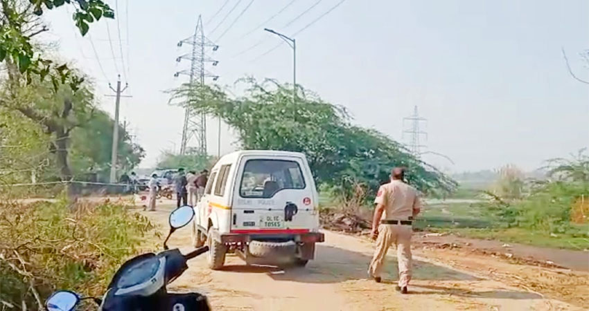 दिल्लीः बेगमपुर में दीपक बदमाश मुठभेड़ में ढेर, दो कांस्टेबल गोली लगने से घायल दिल्लीः बेगमपुर में दीपक बदमाश मुठभेड़ में ढेर, दो कांस्टेबल गोली लगने से घायल