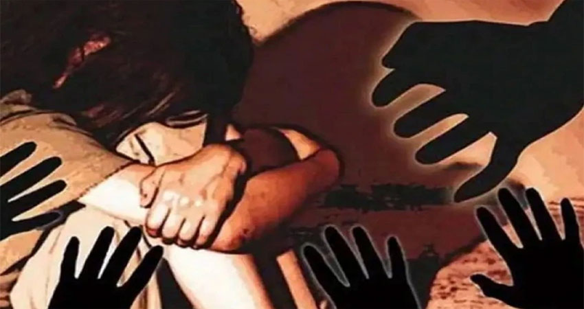 सामूहिक कुकर्म के बाद दर्द से कराहते हुए बच्चे ने बनाया अपना ही वीडियो सामूहिक कुकर्म के बाद दर्द से कराहते हुए बच्चे ने बनाया अपना ही वीडियो