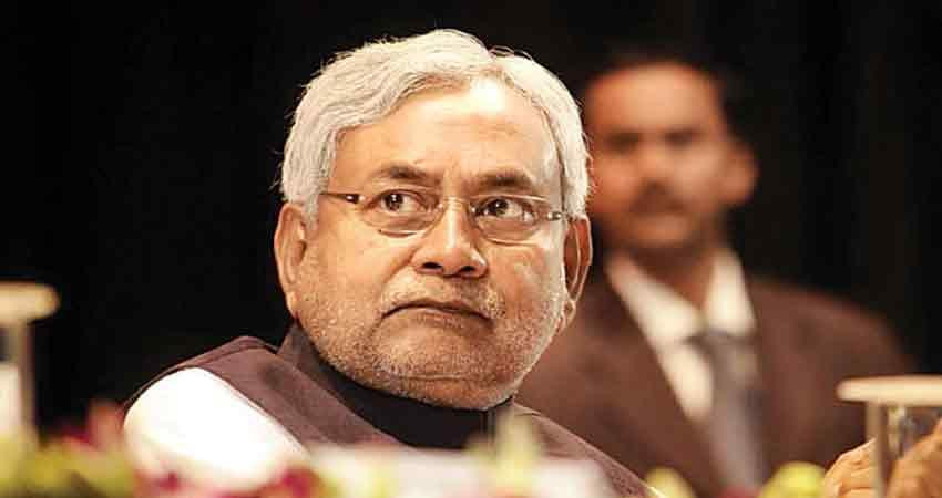 सुशील मोदी और प्रशांत किशोर में तकरार के बीच नीतीश कुमार ने दी सफाई सुशील मोदी और प्रशांत किशोर में तकरार के बीच नीतीश कुमार ने दी सफाई
