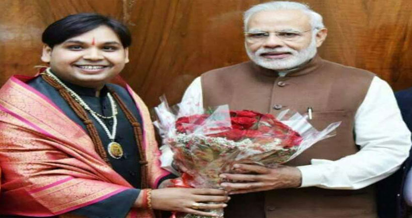 कथक सम्राट पुलकित महाराज PM और राष्ट्रपति के नाम पर कर रहा था जालसाजी, पुलिस ने धर दबोचा कथक सम्राट पुलकित महाराज PM और राष्ट्रपति के नाम पर कर रहा था जालसाजी, पुलिस ने धर दबोचा