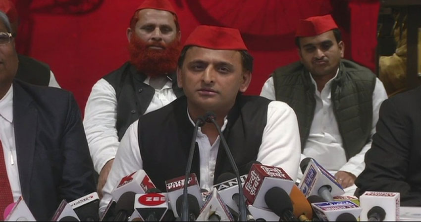 आजमगढ़ से अखिलेश यादव लड़ेंगे चुनाव, स्टारक प्रचारक में मुलायम शामिल नहीं आजमगढ़ से अखिलेश यादव लड़ेंगे चुनाव, स्टारक प्रचारक में मुलायम शामिल नहीं
