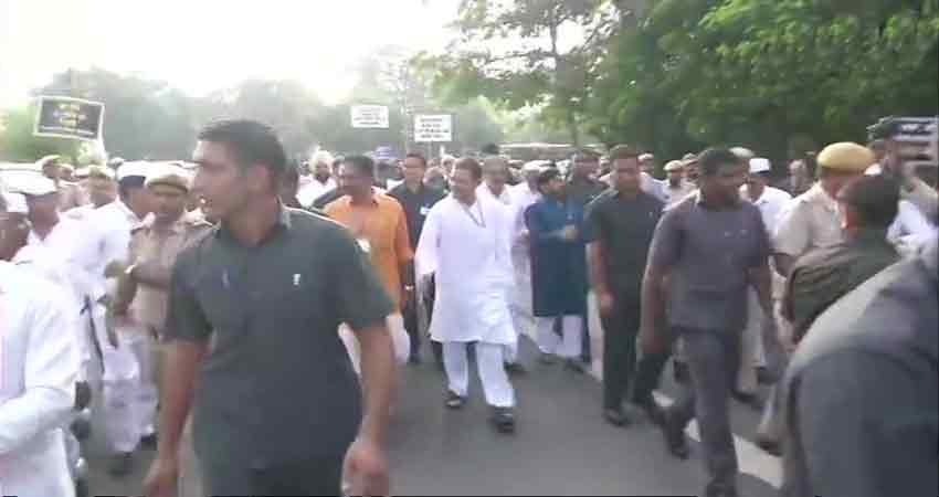 जानें, #BharatBandh में कांग्रेस को किन दलों का मिला साथ, किसने बनाई दूरी जानें, #BharatBandh में कांग्रेस को किन दलों का मिला साथ, किसने बनाई दूरी