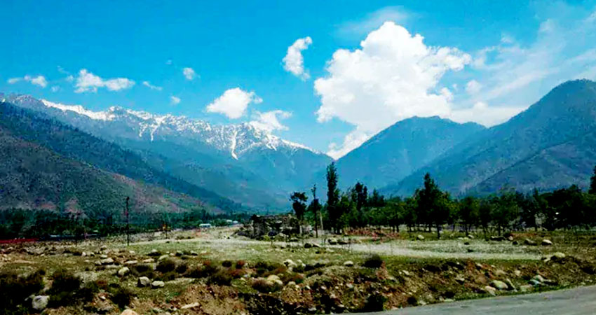 कश्मीर को एक ‘राजनेता’ की जरूरत है न कि ‘नौकरशाह’ की कश्मीर को एक ‘राजनेता’ की जरूरत है न कि ‘नौकरशाह’ की