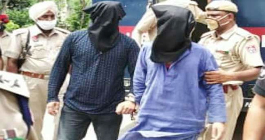 आतंकियाें से पूछताछ में खुलासा, कश्मीर में आत्मघाती हमले की तैयारी में लश्कर जुटा रहा हथियार आतंकियाें से पूछताछ में खुलासा, कश्मीर में आत्मघाती हमले की तैयारी में लश्कर जुटा रहा हथियार