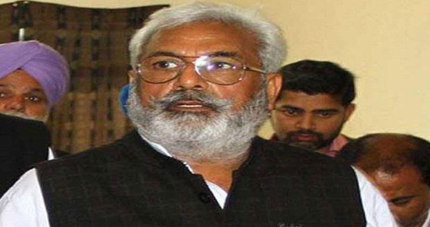 सुंदर श्मशानघाट नेता की गाड़ी का पीछा करने के चक्कर में कटवाया चालान सुंदर श्मशानघाट नेता की गाड़ी का पीछा करने के चक्कर में कटवाया चालान