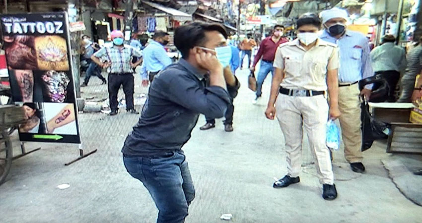 दिल्ली: मास्क नहीं पहनने के अलावा इन नियमों के उल्लंघन पर भी लगेगा जुर्माना, पढ़ें पूरी खबर दिल्ली: मास्क नहीं पहनने के अलावा इन नियमों के उल्लंघन पर भी लगेगा जुर्माना, पढ़ें पूरी खबर