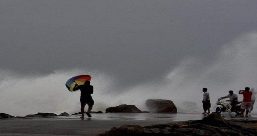 Cyclone Yaas: झारखंड में चक्रवात ''यास'' का बरपा कहर, 10 लाख लोग प्रभावित, दो की मौत Cyclone Yaas: झारखंड में चक्रवात ''यास'' का बरपा कहर, 10 लाख लोग प्रभावित, दो की मौत