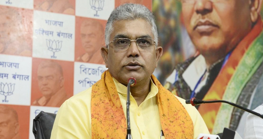 दिलीप घोष का भगवान पर बयान से सियासत तेज, विरोध में TMC समर्थकों ने मुंडवाए सिर दिलीप घोष का भगवान पर बयान से सियासत तेज, विरोध में TMC समर्थकों ने मुंडवाए सिर