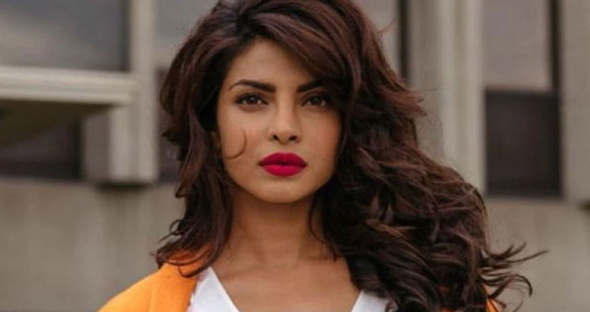 ऑस्ट्रेलिया के Vogue अल्ट्रा-ग्लैमरस जून कवर पर छाईं प्रियंका चोपड़ा जोनास ऑस्ट्रेलिया के Vogue अल्ट्रा-ग्लैमरस जून कवर पर छाईं प्रियंका चोपड़ा जोनास