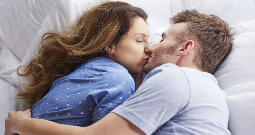International kissing day : चुंबन करने के 5 ऐसे तरीके जिससे मिलेंगे फायदे International kissing day : चुंबन करने के 5 ऐसे तरीके जिससे मिलेंगे फायदे