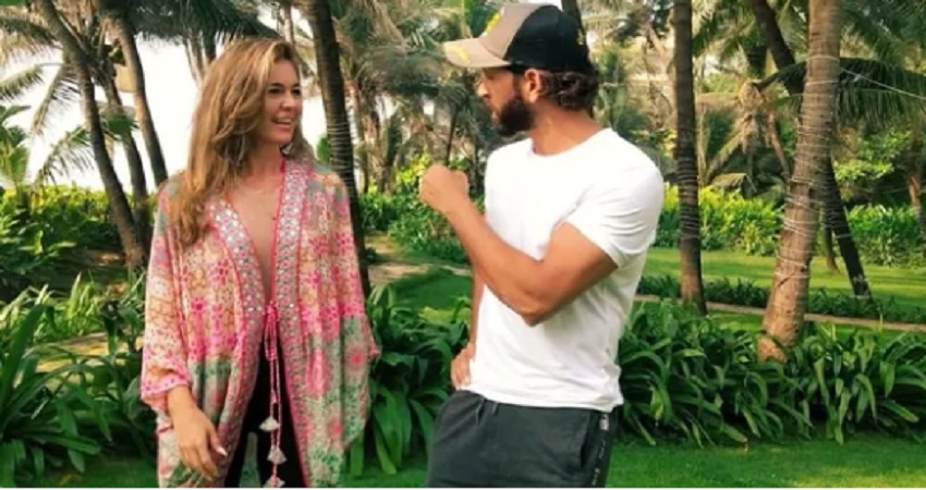रितिक रोशन हॉलीवुड एक्ट्रेस Samantha lockwood के साथ आए नजर, पढ़ें क्या है मामला रितिक रोशन हॉलीवुड एक्ट्रेस Samantha lockwood के साथ आए नजर, पढ़ें क्या है मामला