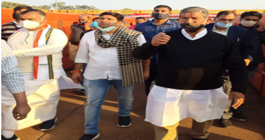 हरीश रावत ने की मौन साधना, CM ने बताया पापों का प्रायश्चित हरीश रावत ने की मौन साधना, CM ने बताया पापों का प्रायश्चित