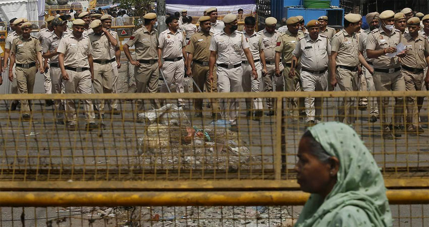 Jehangirpuri Violance : दंगा के मास्टरमाइंड को कॉल डिटेल्स से पकड़ने की कोशिश Jehangirpuri Violance : दंगा के मास्टरमाइंड को कॉल डिटेल्स से पकड़ने की कोशिश
