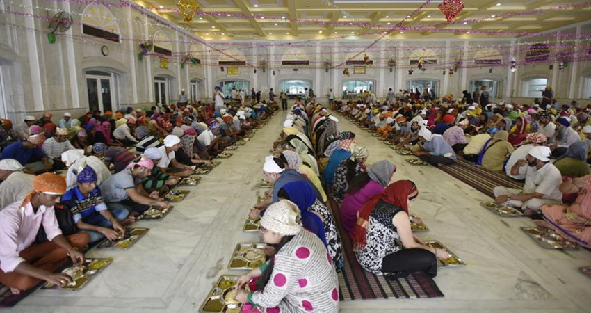 बंगला साहिब में लंगर के लिए ''प्लास्टिक की दाल'', गुरुद्वारा प्रशासन सतर्क बंगला साहिब में लंगर के लिए ''प्लास्टिक की दाल'', गुरुद्वारा प्रशासन सतर्क