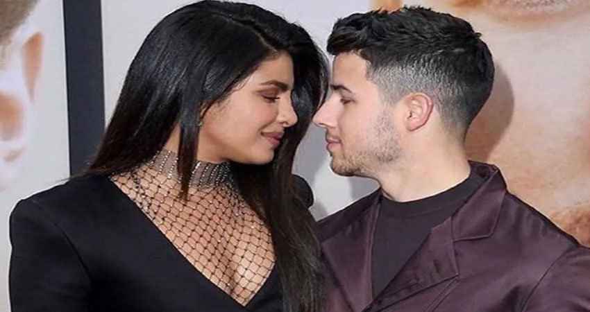 Bedroom secret को लेकर प्रियंका ने खोला ये राज, कहा- सुबह- सुबह निक की होती है ऐसी डिमांड Bedroom secret को लेकर प्रियंका ने खोला ये राज, कहा- सुबह- सुबह निक की होती है ऐसी डिमांड
