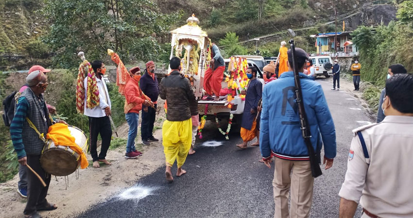 श्री केदारनाथ भगवान की पंचमुखी डोली धाम प्रस्थान हुई श्री केदारनाथ भगवान की पंचमुखी डोली धाम प्रस्थान हुई
