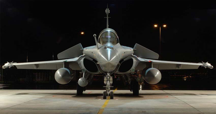 पाक का F-16 हो या चीन का J-20, राफेल के आगे सब फेल, जानें इसकी खूबियां पाक का F-16 हो या चीन का J-20, राफेल के आगे सब फेल, जानें इसकी खूबियां