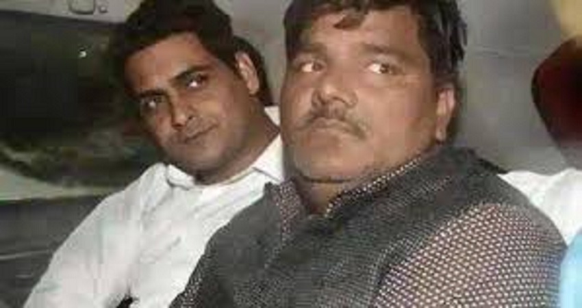 ताहिर की जमानत याचिक खारिज, जज बोले- दंगे भड़काने के लिए किया राजनैतिक दबदबे का इस्तेमाल ताहिर की जमानत याचिक खारिज, जज बोले- दंगे भड़काने के लिए किया राजनैतिक दबदबे का इस्तेमाल