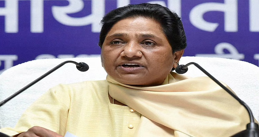 बलिया गोलीकांड पर मायावती का योगी सरकार पर हमला, कहा- राज्य में दम तोड़ चुकी है कानून व्यवस्था बलिया गोलीकांड पर मायावती का योगी सरकार पर हमला, कहा- राज्य में दम तोड़ चुकी है कानून व्यवस्था