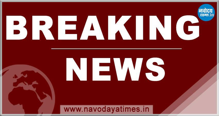 दिल्ली: करोल बाग के गफ्फार मार्केट में लगी आग, 4 दमकल की गाड़ियां मौके पर मौजूद दिल्ली: करोल बाग के गफ्फार मार्केट में लगी आग, 4 दमकल की गाड़ियां मौके पर मौजूद