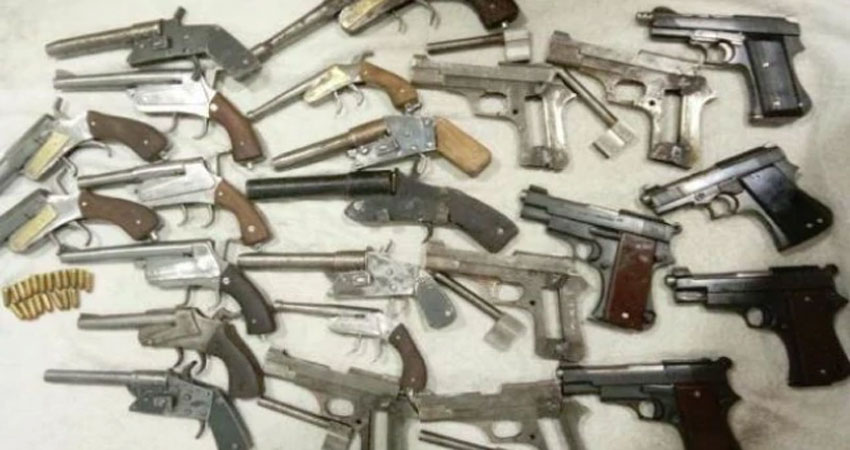 राजधानी में चल रही अवैध हथियारों की फैक्ट्री का भांडाफोड़, दो आरोपी गिरफ्तार राजधानी में चल रही अवैध हथियारों की फैक्ट्री का भांडाफोड़, दो आरोपी गिरफ्तार