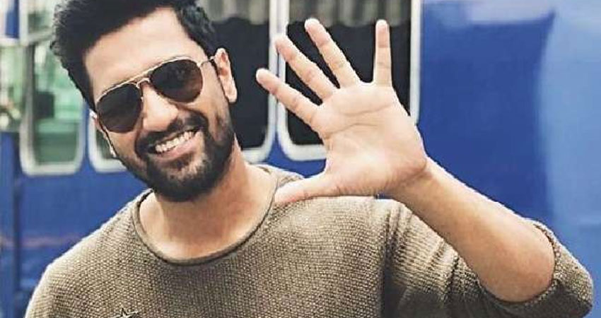 विक्की कौशल ने शुरू की 'सैम बहादुर' की शूटिंग विक्की कौशल ने शुरू की 'सैम बहादुर' की शूटिंग