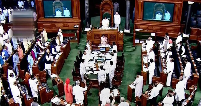 पेगासस मामले पर विपक्ष का हंगामा जारी, लोकसभा की बैठक स्थगित पेगासस मामले पर विपक्ष का हंगामा जारी, लोकसभा की बैठक स्थगित