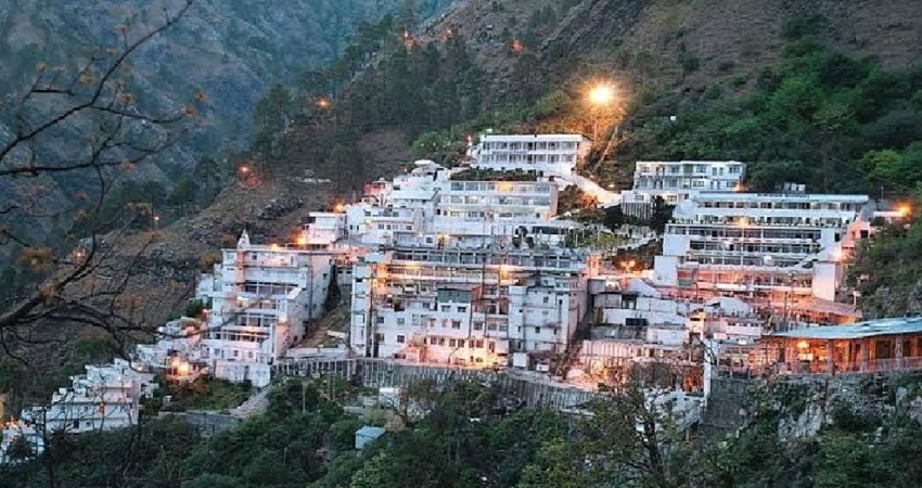 क्या माता वैष्णो देवी मंदिर में फंसे हैं 400 श्रद्धालु? जानिए इस खबर की पूरी सच्चाई क्या माता वैष्णो देवी मंदिर में फंसे हैं 400 श्रद्धालु? जानिए इस खबर की पूरी सच्चाई