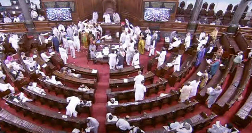 Monsoon Session: विपक्ष का हंगामा जारी, बैठक दिन भर के लिए स्थगित Monsoon Session: विपक्ष का हंगामा जारी, बैठक दिन भर के लिए स्थगित