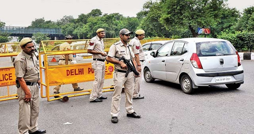दिल्ली: ड्रोन हमले से मुकाबले के लिए सुरक्षा बलों को मिल रही स्पेशल ट्रेनिंग दिल्ली: ड्रोन हमले से मुकाबले के लिए सुरक्षा बलों को मिल रही स्पेशल ट्रेनिंग