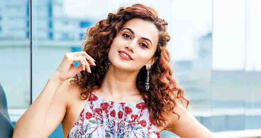 तापसी ने वरुण के मजे लेते हुए रंगोली चंदेल पर मारा तंज, पढ़ें ये मजेदार ट्वीट तापसी ने वरुण के मजे लेते हुए रंगोली चंदेल पर मारा तंज, पढ़ें ये मजेदार ट्वीट