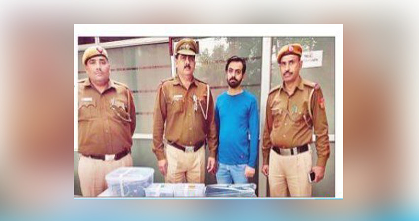 साउथ अफ्रीका सुपर लीग मैच पर सट्टा लगा रहे छात्र को पकड़ा साउथ अफ्रीका सुपर लीग मैच पर सट्टा लगा रहे छात्र को पकड़ा