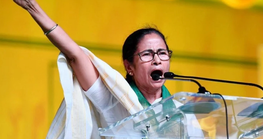 हिंदू वोटर्स छिटकने का डर! रैली में बोलीं ममता बनर्जी- मेरा गोत्र शांडिल्य हिंदू वोटर्स छिटकने का डर! रैली में बोलीं ममता बनर्जी- मेरा गोत्र शांडिल्य