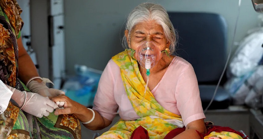 ब्लैक फंगस का कहर, महाराष्ट्र में करीब 4 हजार मरीज, फ्री इलाज की व्यवस्था दे रही सरकार ब्लैक फंगस का कहर, महाराष्ट्र में करीब 4 हजार मरीज, फ्री इलाज की व्यवस्था दे रही सरकार