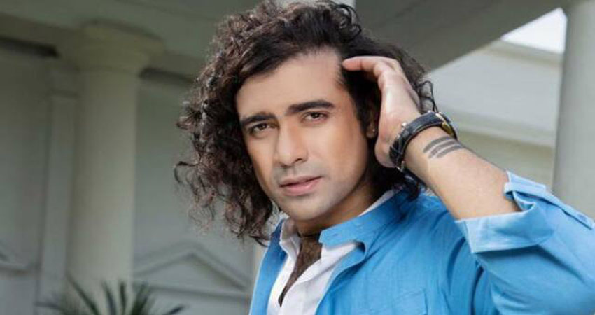 सीढ़ियों से गिरे Jubin Nautiyal, टूट गई कोहनी सीढ़ियों से गिरे Jubin Nautiyal, टूट गई कोहनी