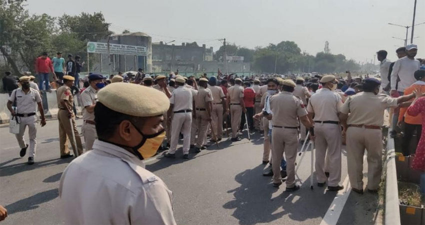निकिता मर्डर केस: लोगों का फूटा गुस्सा,दिल्ली आगरा हाईवे किया जाम निकिता मर्डर केस: लोगों का फूटा गुस्सा,दिल्ली आगरा हाईवे किया जाम