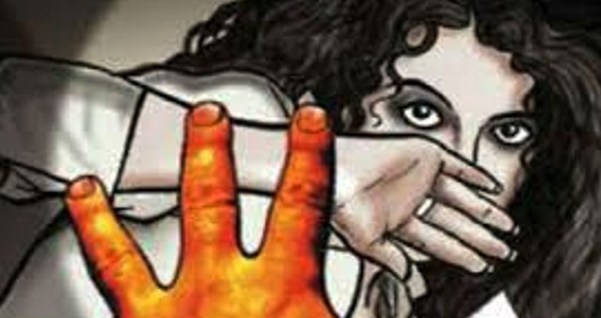 MP: ढोंगी बाबा ने महिलाओं का किया यौन शोषण और बनाई फिल्में, दो दिन पहले हुआ गिरफ्तार MP: ढोंगी बाबा ने महिलाओं का किया यौन शोषण और बनाई फिल्में, दो दिन पहले हुआ गिरफ्तार