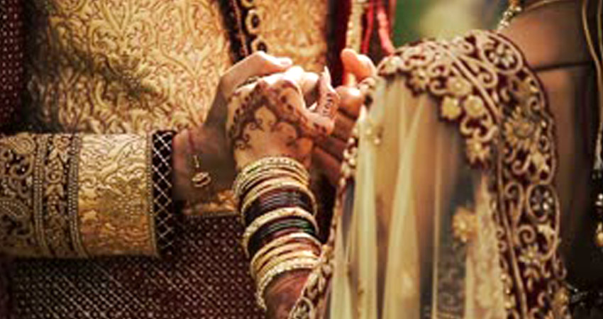 दुल्हन खूब करती थी WhatsApp, परेशान होकर दूल्हे ने उठाया ये कदम दुल्हन खूब करती थी WhatsApp, परेशान होकर दूल्हे ने उठाया ये कदम