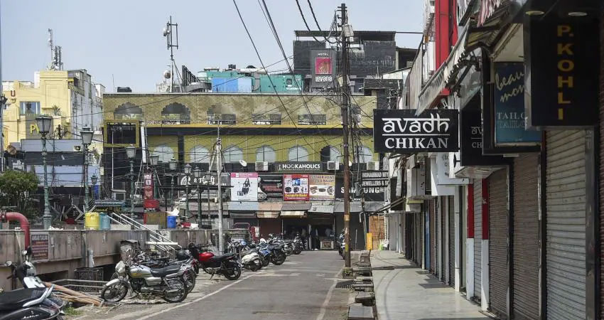 दिल्ली के बाद UP में भी लगा वीकेंड Lockdown, बंद रहेंगे सभी बाजार और दफ्तर दिल्ली के बाद UP में भी लगा वीकेंड Lockdown, बंद रहेंगे सभी बाजार और दफ्तर