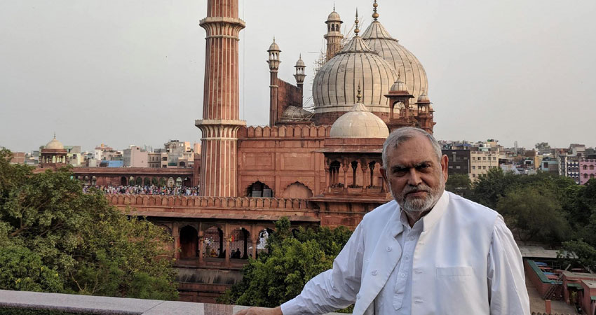 दिल्ली अल्पसंख्यक आयोग के अध्यक्ष की पोस्ट पर बवाल, जाकिर नाइक को बताया हीरो दिल्ली अल्पसंख्यक आयोग के अध्यक्ष की पोस्ट पर बवाल, जाकिर नाइक को बताया हीरो