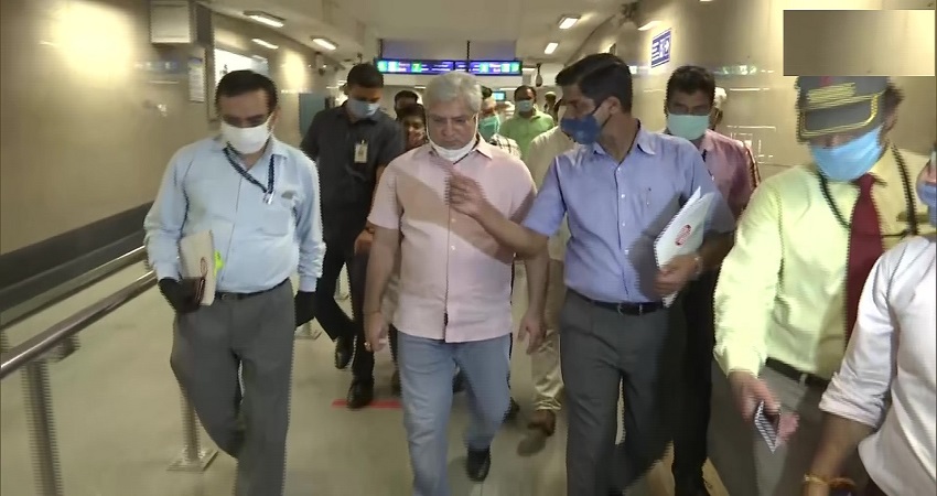 दिल्ली: राजीव चौक स्टेशन का निरीक्षण कर बोले गहलोत- जब तक जरूरी न हो मेट्रो में न करें सफर दिल्ली: राजीव चौक स्टेशन का निरीक्षण कर बोले गहलोत- जब तक जरूरी न हो मेट्रो में न करें सफर